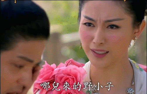 6版《天龙八部》李青萝对比：少时不知舅妈美，光顾看神仙姐姐了