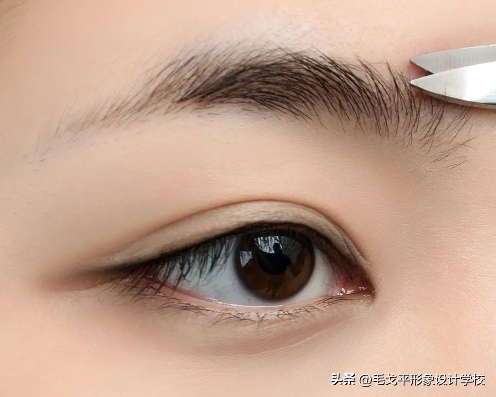 新手学化妆基础教程 | 长中庭减龄化妆思路，快进来抄作业