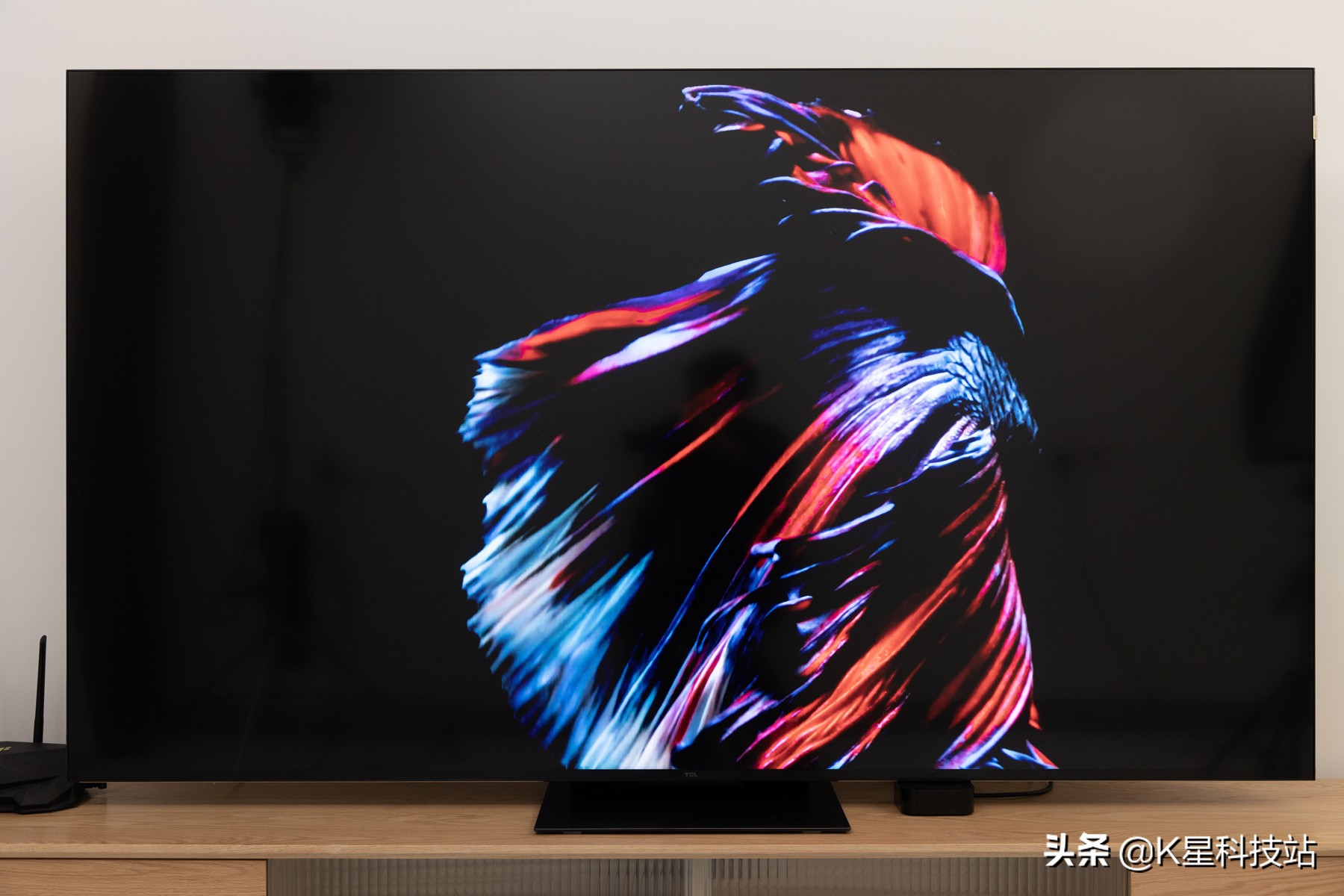 QD-Mini LED 战未来，国产电视画质的天花板，TCL X11电视机评测详解