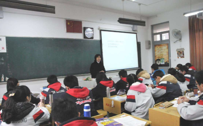 高三下半学期很重要，学生是否应该补课？看看班主任怎么说的