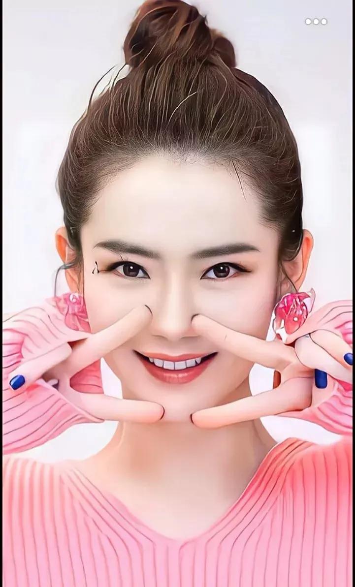 戚薇：气质独特，妩媚动人，魅力十足