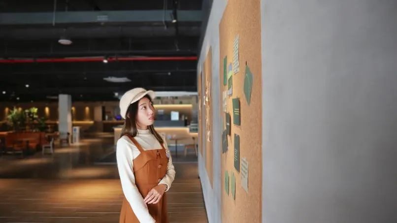 出身军人家庭，她是985学霸，本科负责政府标书整改，现已入职央企！