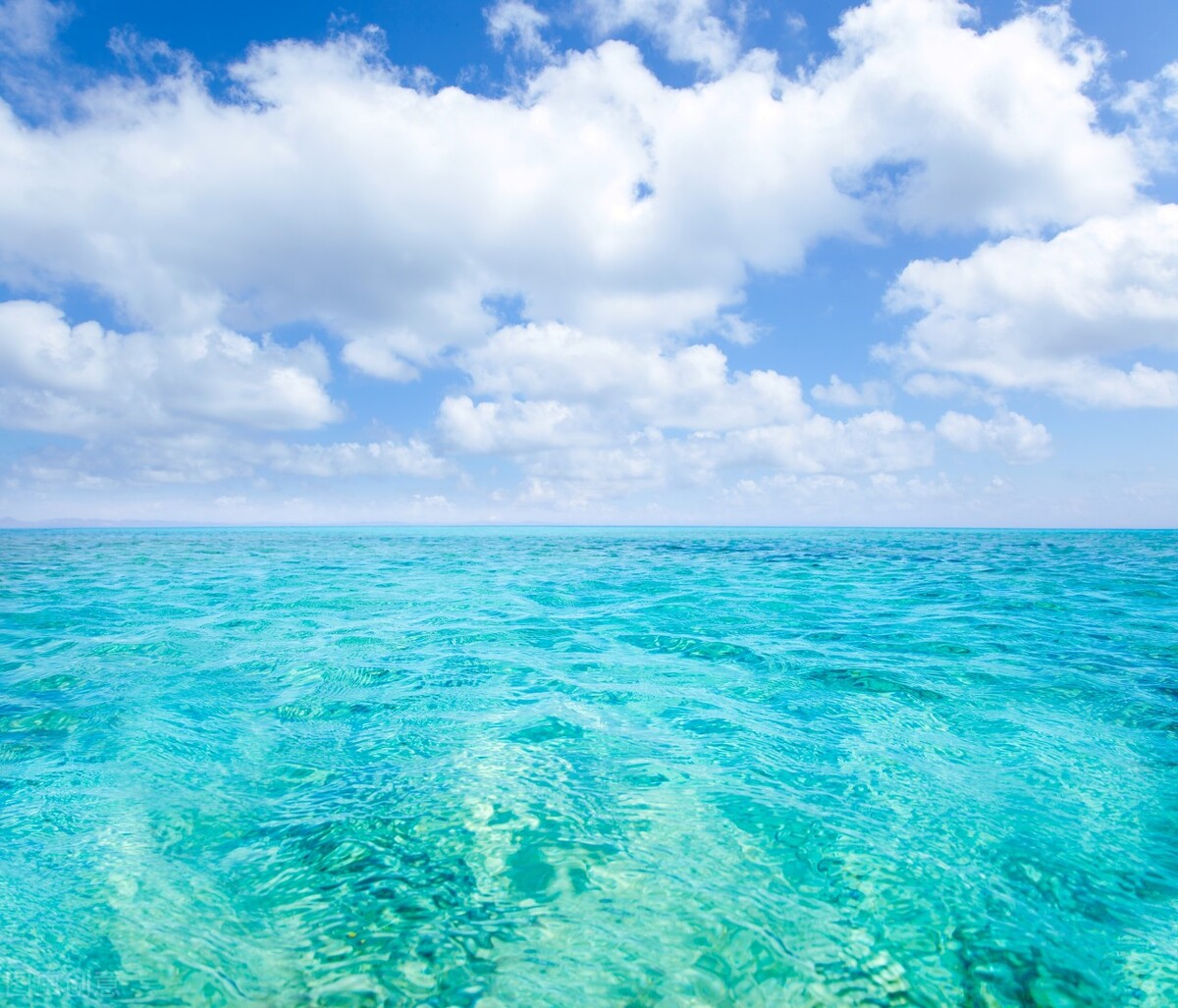 漂亮的大海高清图片大全。海边唯美风景。蓝天大海风光，美丽治愈