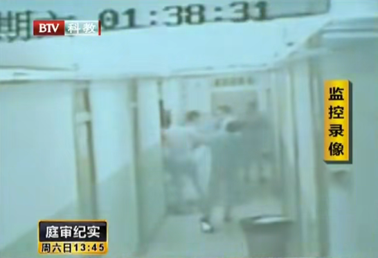 2014年，老实学生遭遇校园暴力，反抗中连捅两人，最终获刑15年