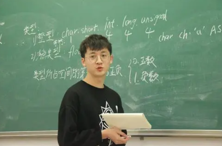 2022高考将近，女学生应该学师范还是学护理？区别不是一星半点