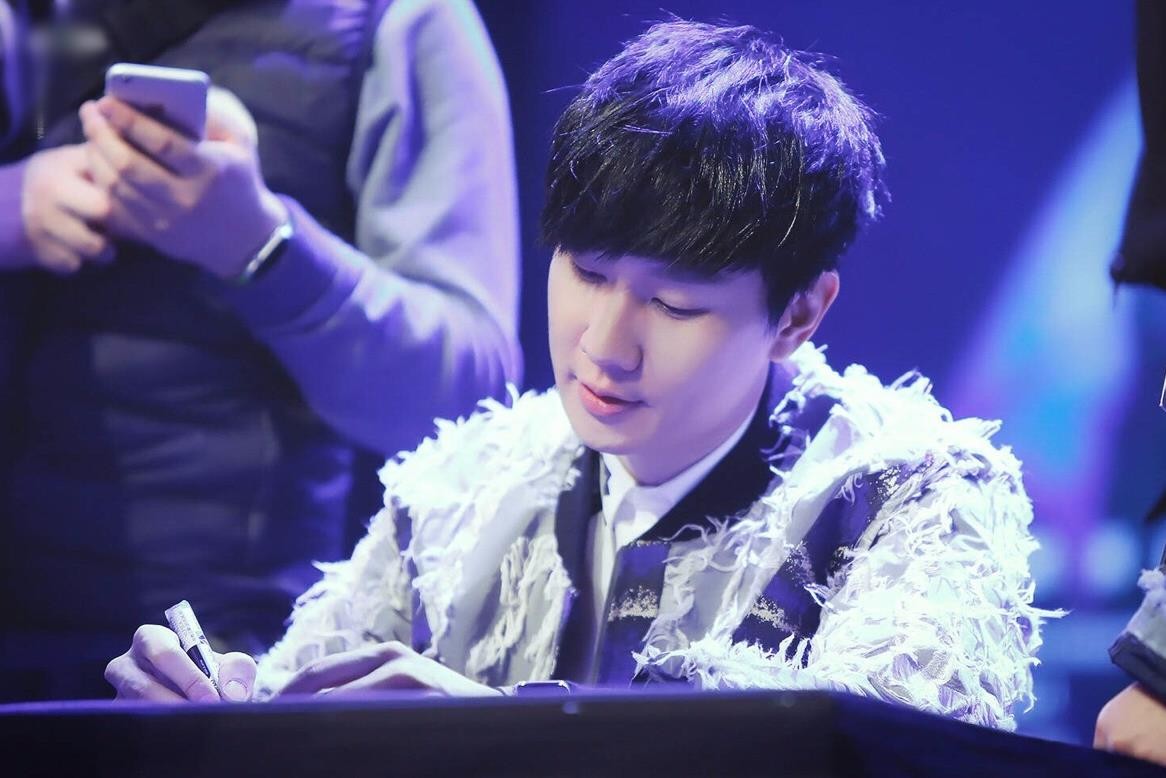 “实力偶像”林俊杰：奶新人被说好妹妹太多，凌晨四点专门去签名