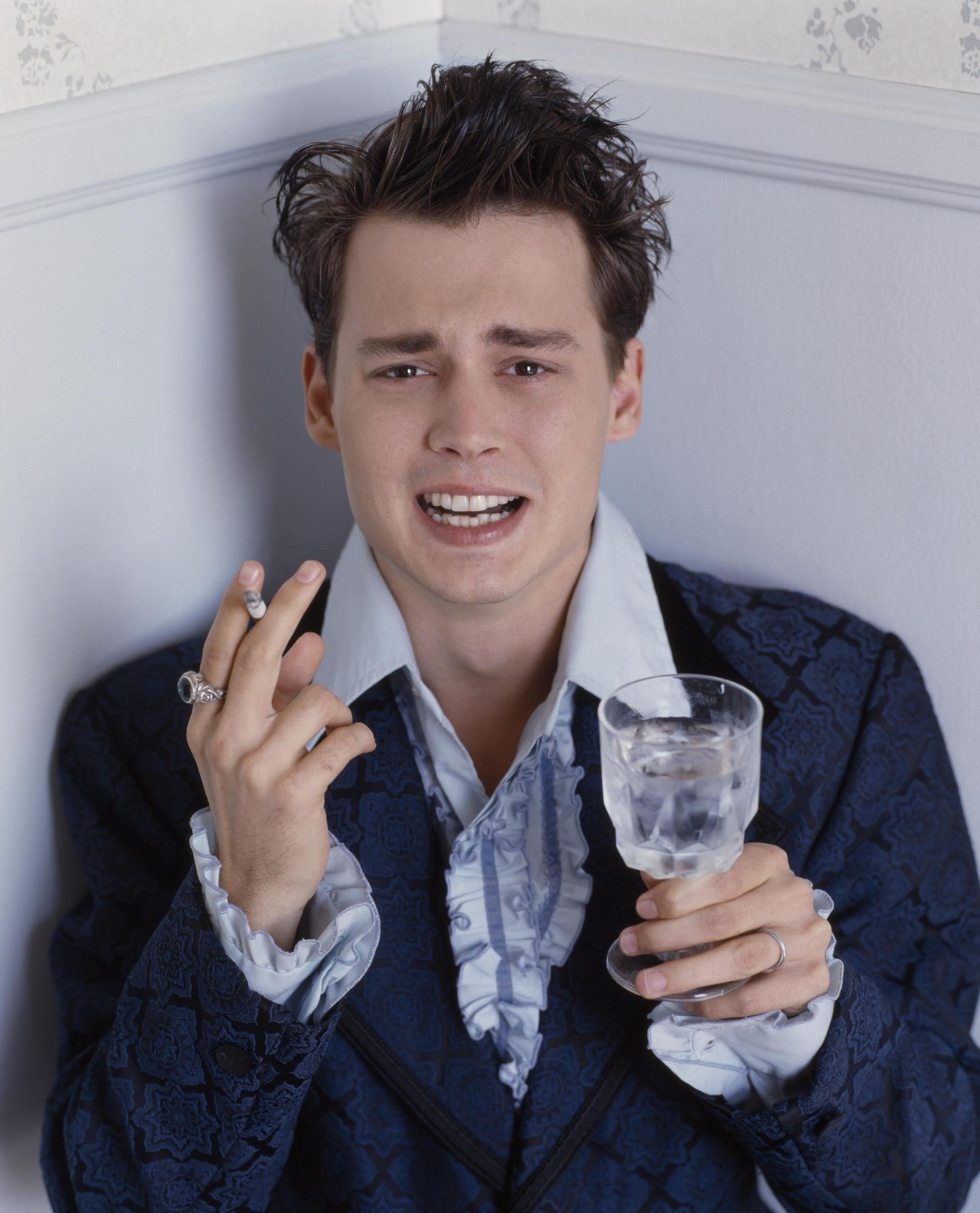 离谱！法庭呛律师超爆笑，约翰尼·德普与前妻撕逼大戏变喜剧大会