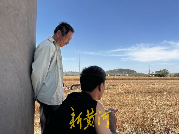 山村農(nóng)機(jī)手：收割機(jī)里裝上掛式空調(diào)，兩分地麥子也單獨(dú)收