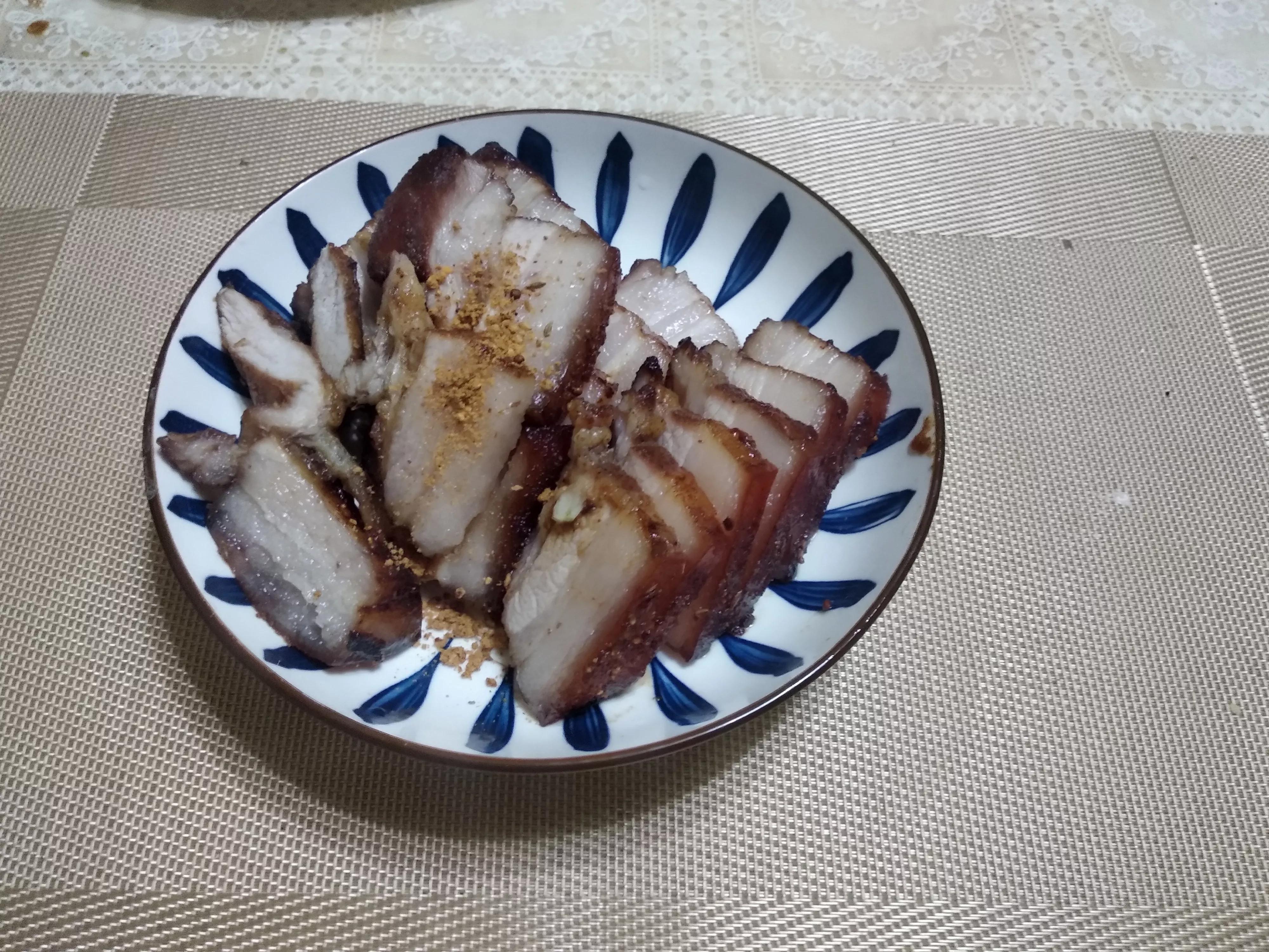 脆皮五花肉制作方法：烤箱版家庭做法