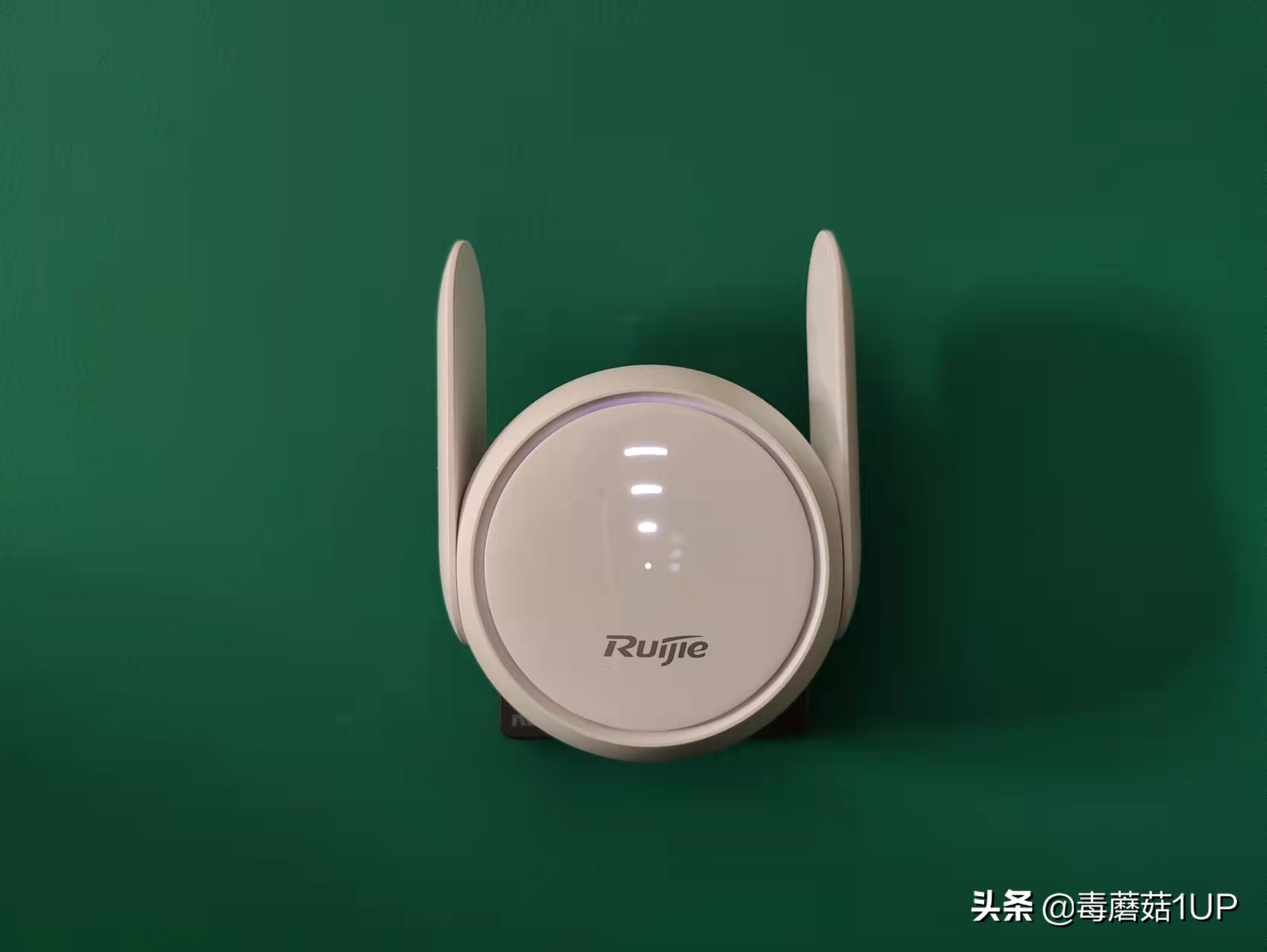 为了覆盖要多拼？锐捷小兔子WiFi信号放大器拆解报告