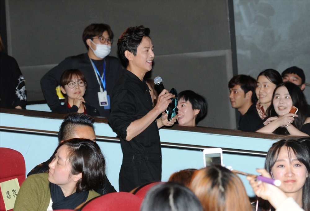 48岁的何炅，也走到了今天