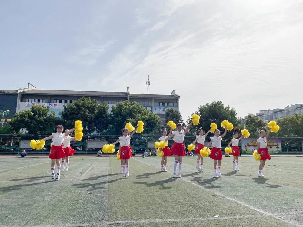 双流区迎春小学举行第七届校园足球班级联赛暨啦啦操比赛颁奖仪式