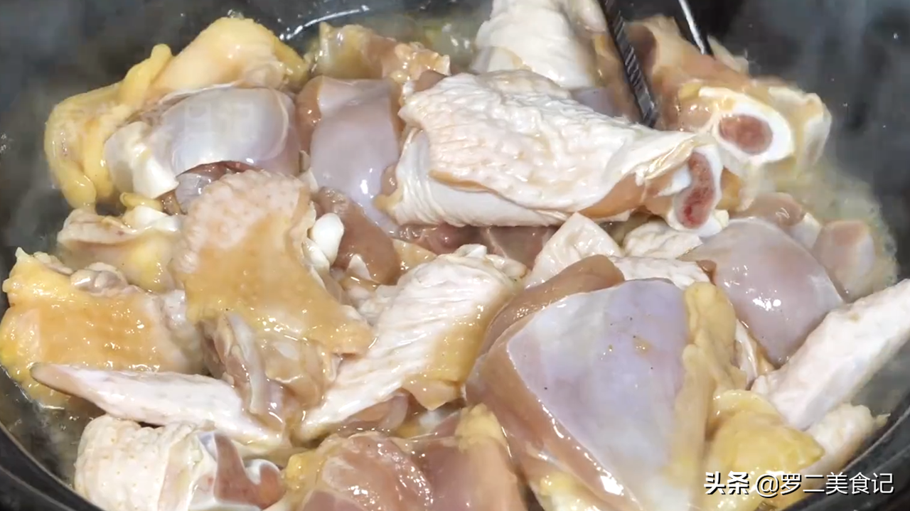 吃鸡最服这个做法，广东特色菜系，味道嫩滑鲜美，实在太香了