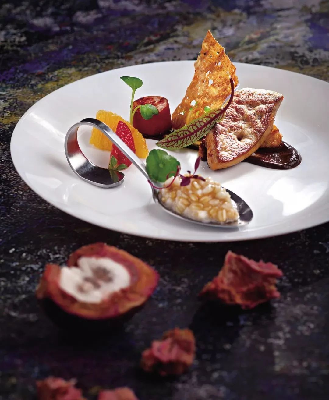 14道 创新招牌风味融合菜,,造型独特,极简滋味