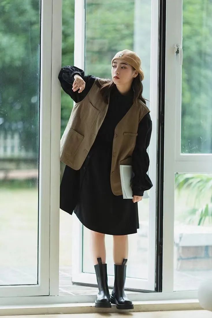 次次艳压00后小花，35岁的杨幂心机在哪儿？