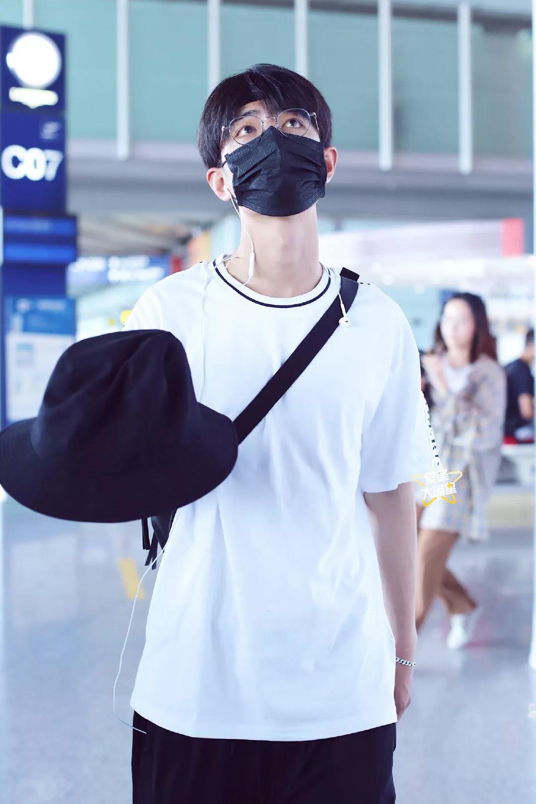 考古肖战:2018年9月—12月机场时间线汇总,今天请叫我收图狂魔