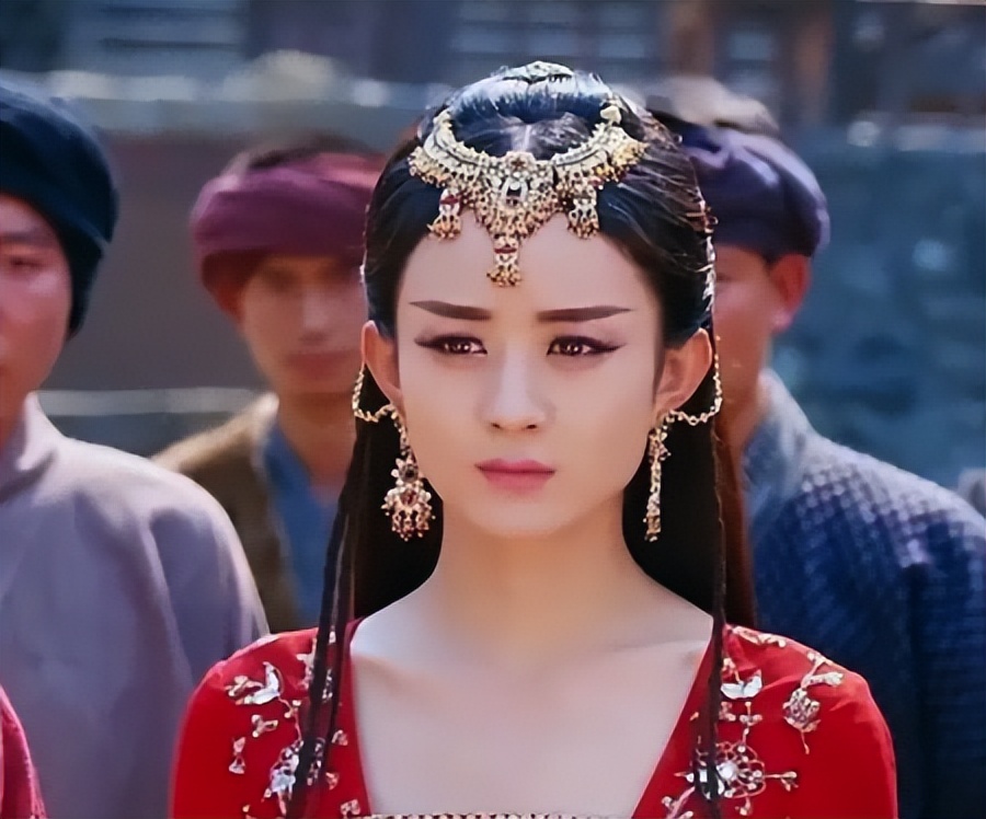 颜值不够别带“额饰”！13位女星造型PK，谁才撑得起倾国倾城