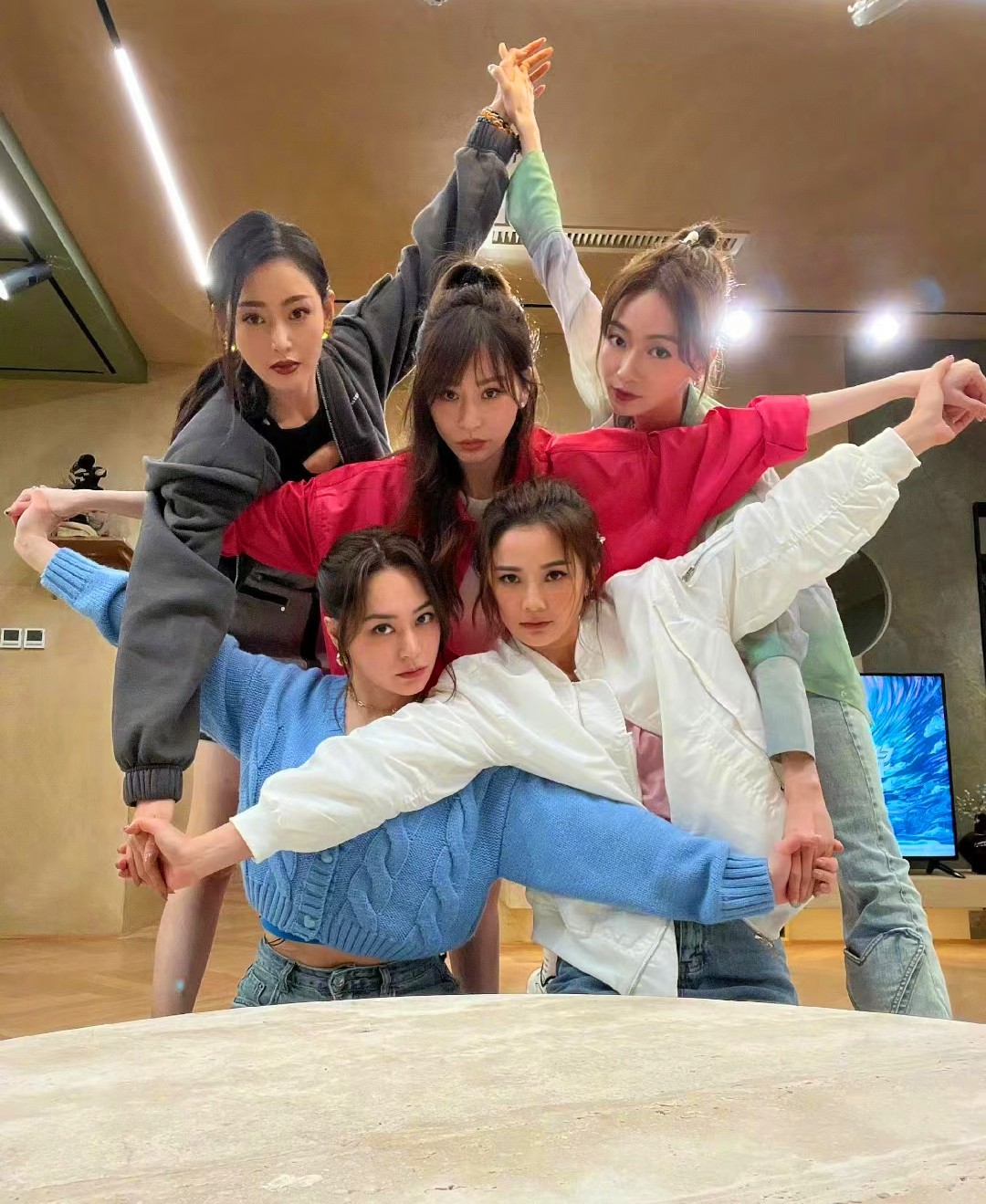 90年代红得快，沉得也快的明星，县城跑商演、被时代抛弃，可惜吗