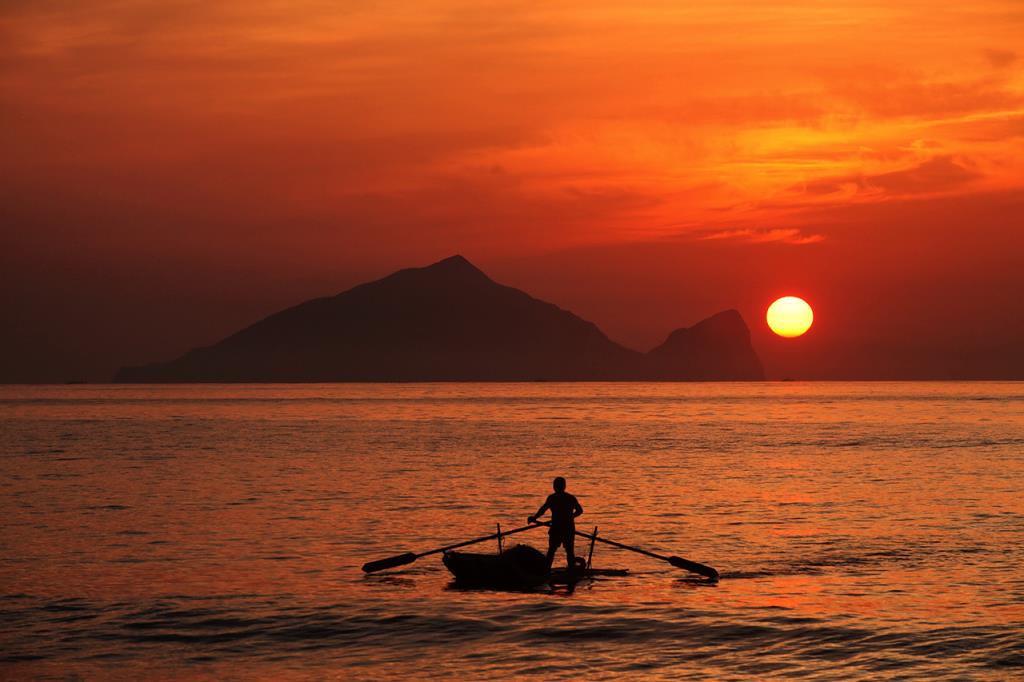 在台湾东北角，遇见一眼难忘的绝美海岸线，夏日吃冰好去处