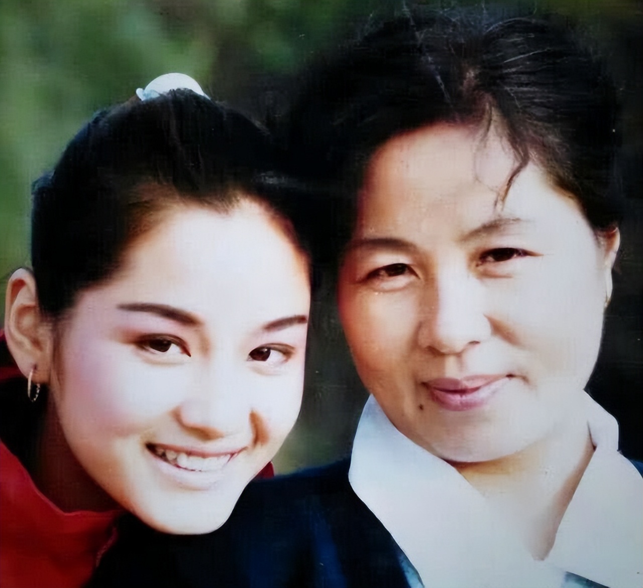 瞿颖母亲丁家珍，女儿半生感情坎坷，原生家庭影响她我很愧疚