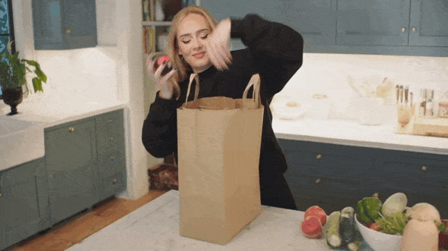 被“贴标签”也没改变她的想法，Adele这些年到底在坚持什么？