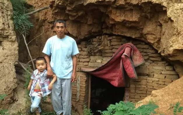 1976年，一名河南男子被冒名顶替上大学，37年后欲索赔115万