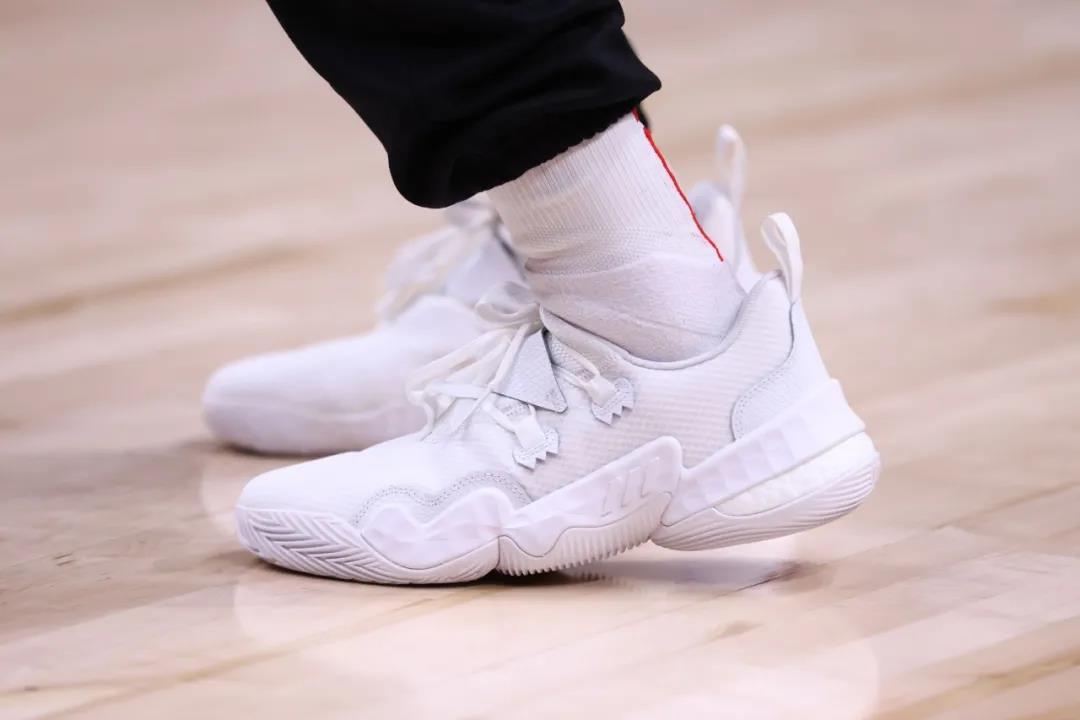 nba哪些球鞋实战好(Adidas全明星球员本赛季穿了哪些实战篮球鞋？NBA赛场上脚合集)