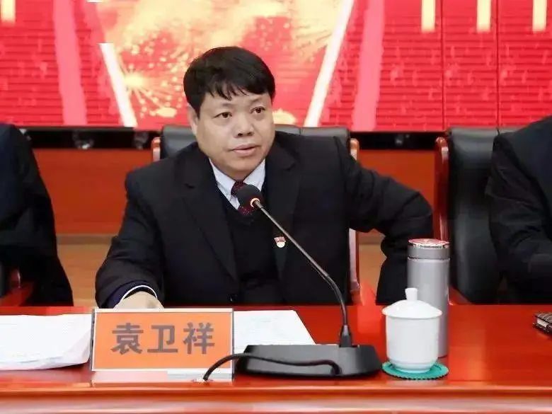表态“不带半根草去”的厅官，跑官买官，搞钱色交易