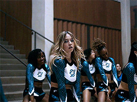 好莱坞美少女爆红！金发碧眼身材火辣，却被骂丑直播爆哭？