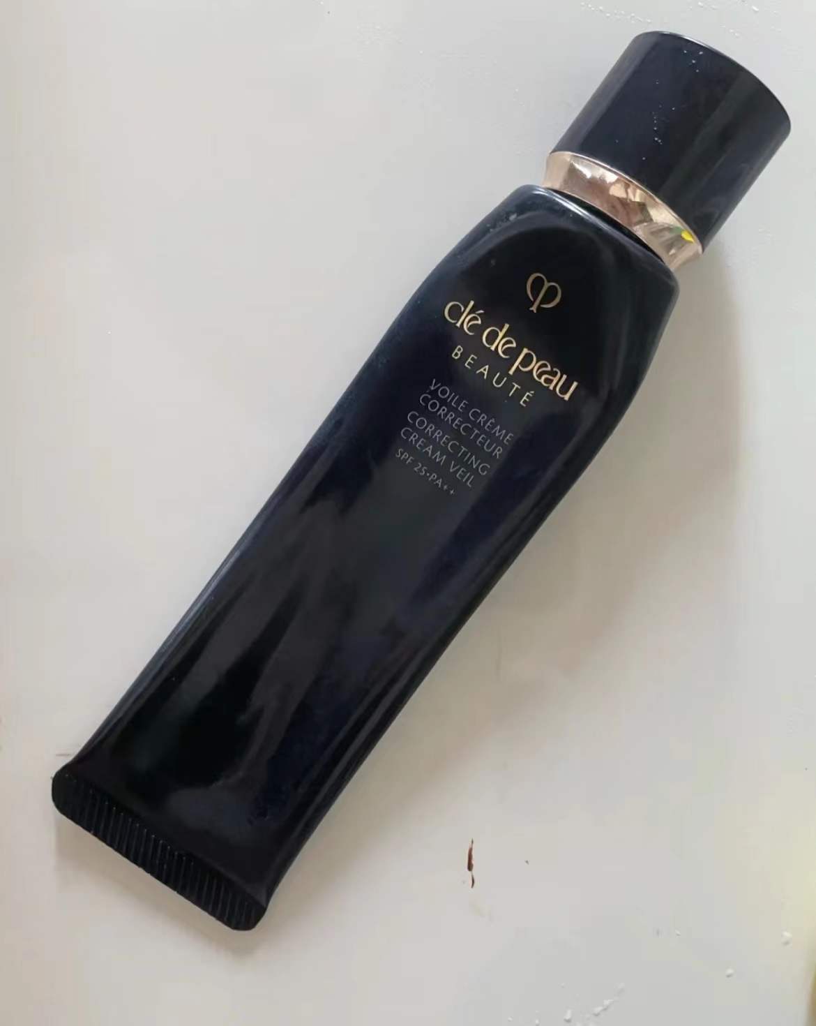 入化妆坑10年，断舍离了几十件化妆品，最后我只留下了这一套