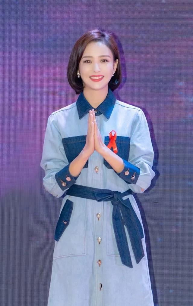 佟丽娅短发造型真漂亮