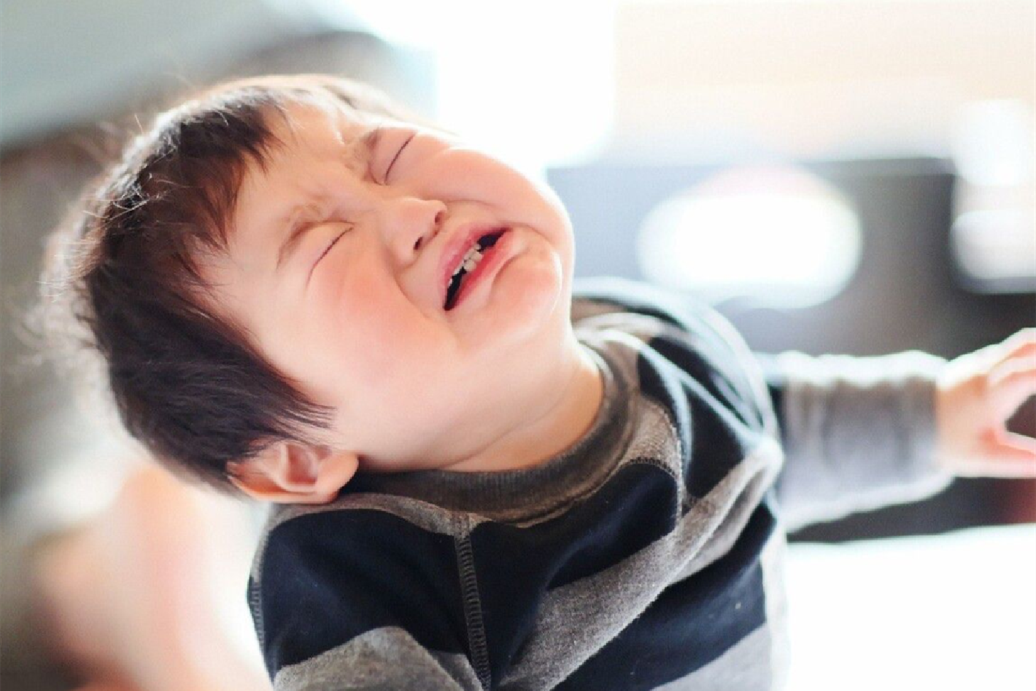 婴儿不爱哭正常吗(动不动就掉眼泪) - 乐宝宝贝