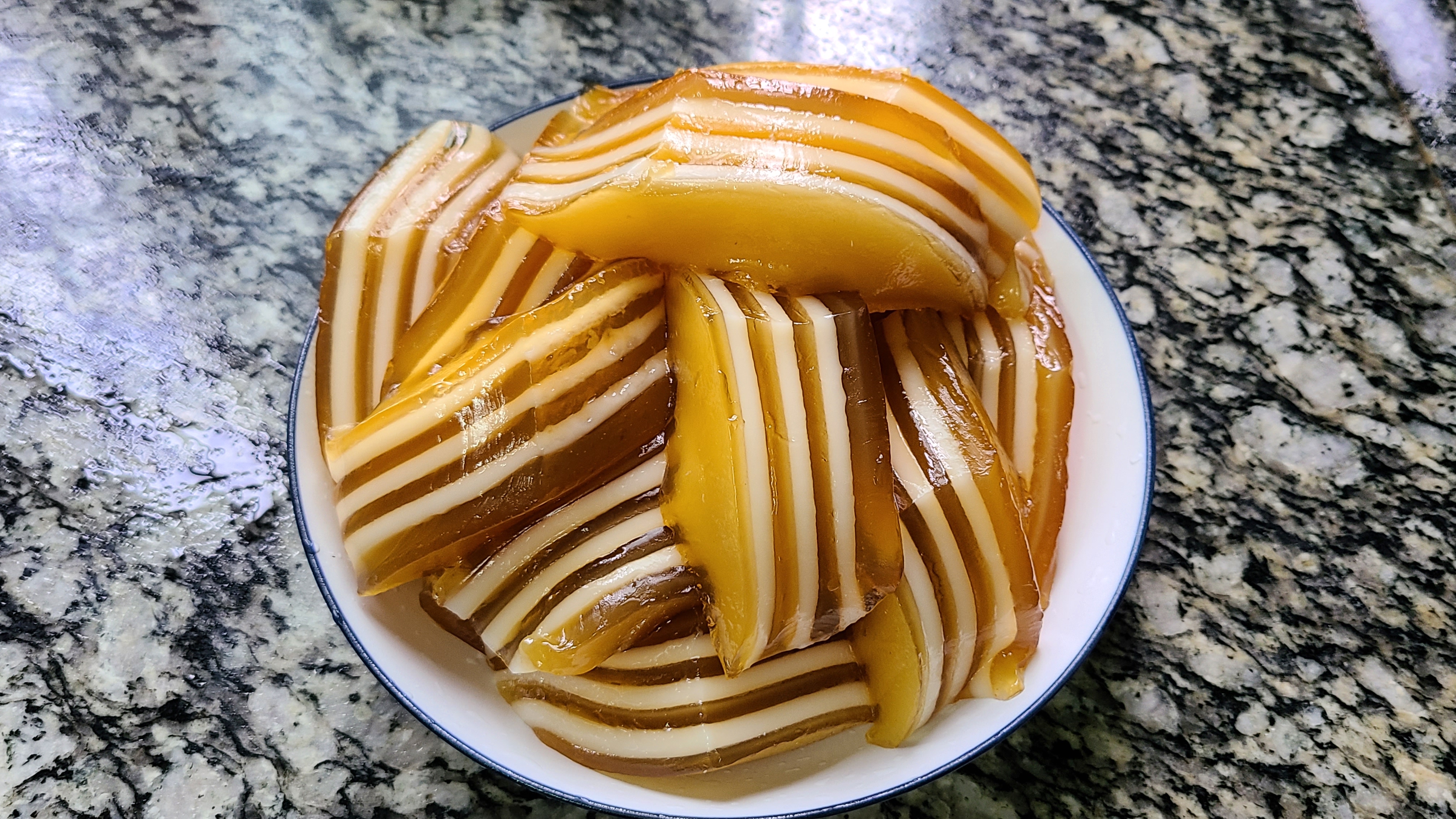 千层糕(千层糕是出了名的广东美食,软糯q弹香味浓,好吃又简单)