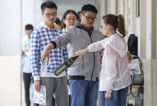 高考中如何区分双胞胎作弊？检验方法公布，学生：这招真狠