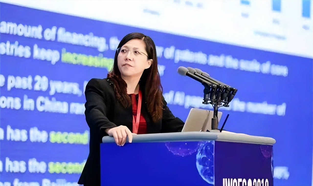 东南大学女校长黄如有多牛？30岁北大副教授，中科院最年轻女院士