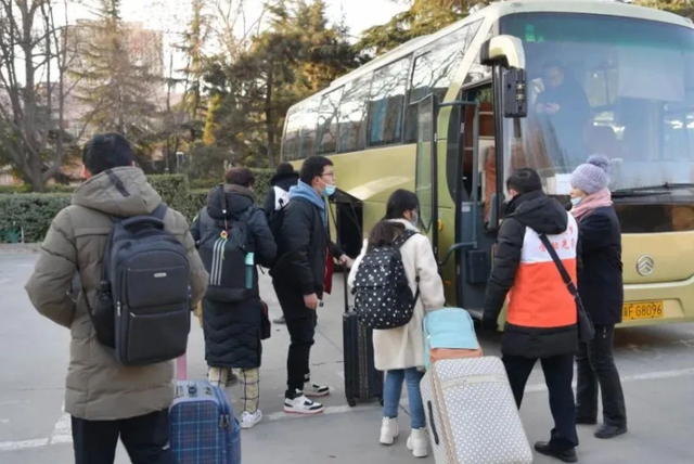 放假通知！2022年北京各高校寒假“统一推迟”，还有一个坏消息