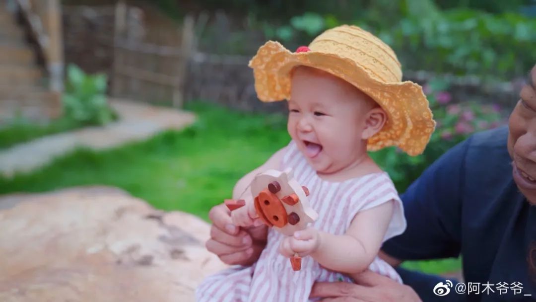 油管获赞1000万，广西大爷造出2600年前鲁班凳，千万老外大赞厉害