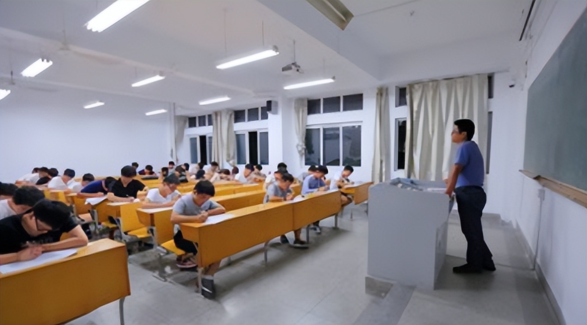 大学毕业才知道，高考数学成绩偏低的考生，不适合报考哪些专业