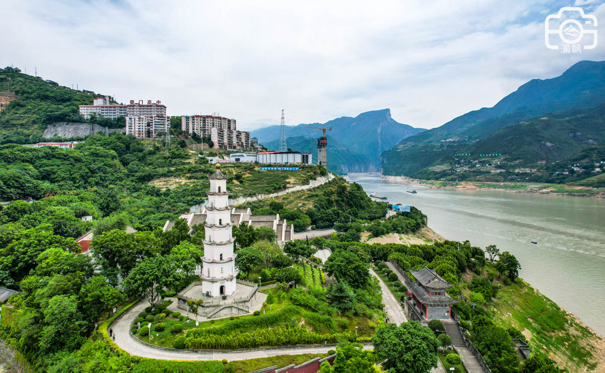 奉节耀奎塔，建成后当地连中五名进士，是川江航运的安全塔