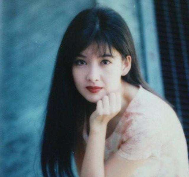 19位惊艳了时光的“80年代港风美女”，个个美到窒息，一见误终身