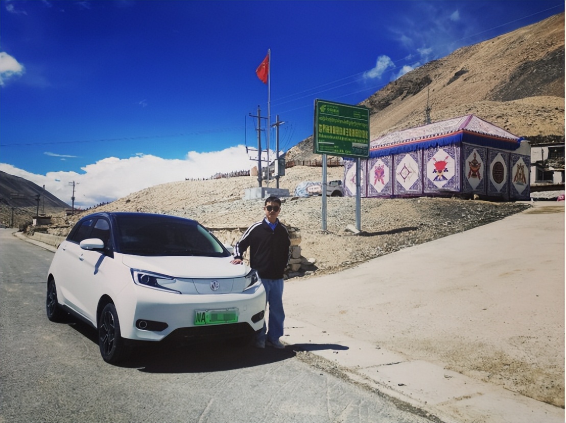 自驾小新踏上了世界第一高峰：珠穆朗玛峰