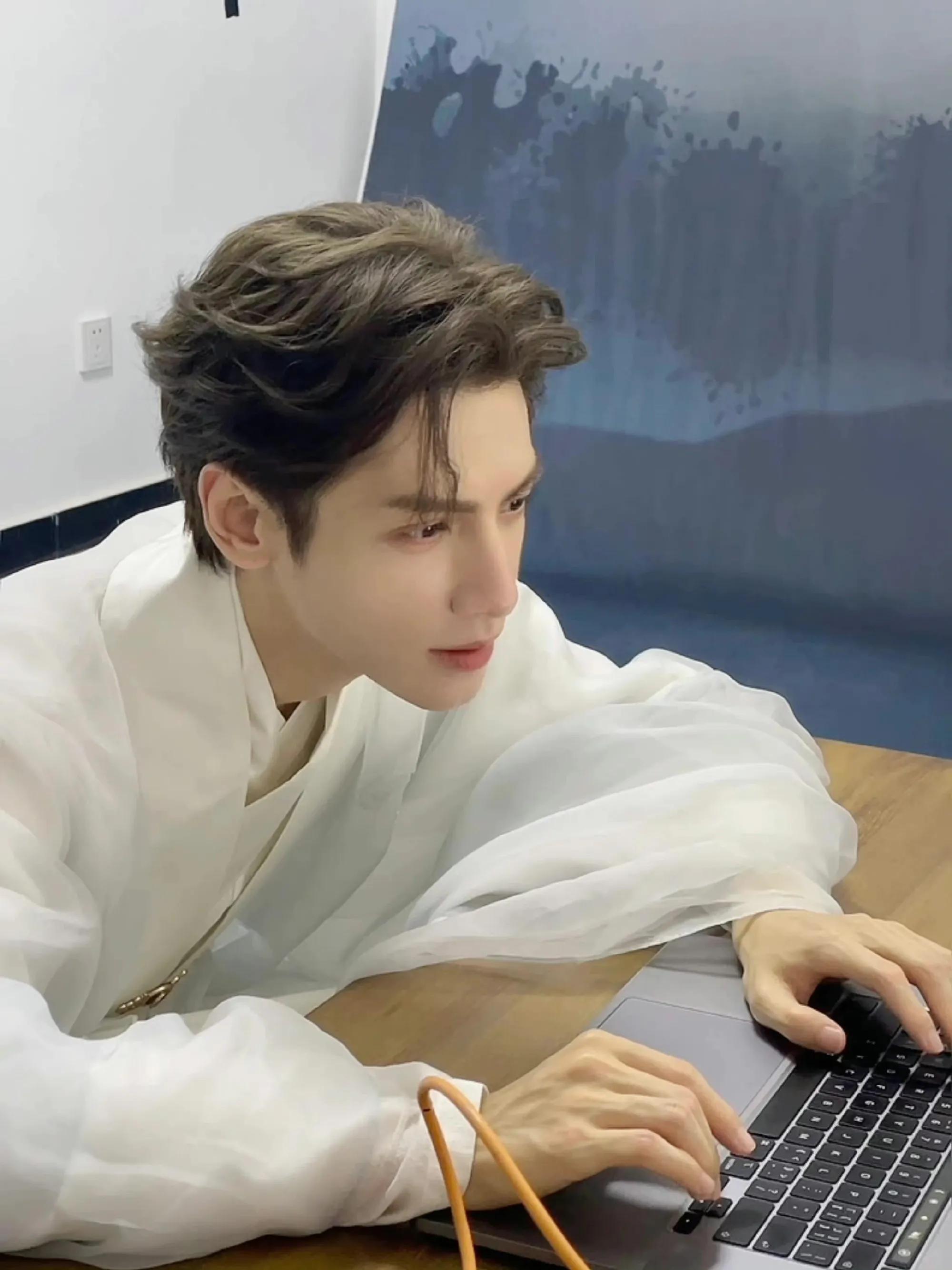 罗云熙真的很哇塞