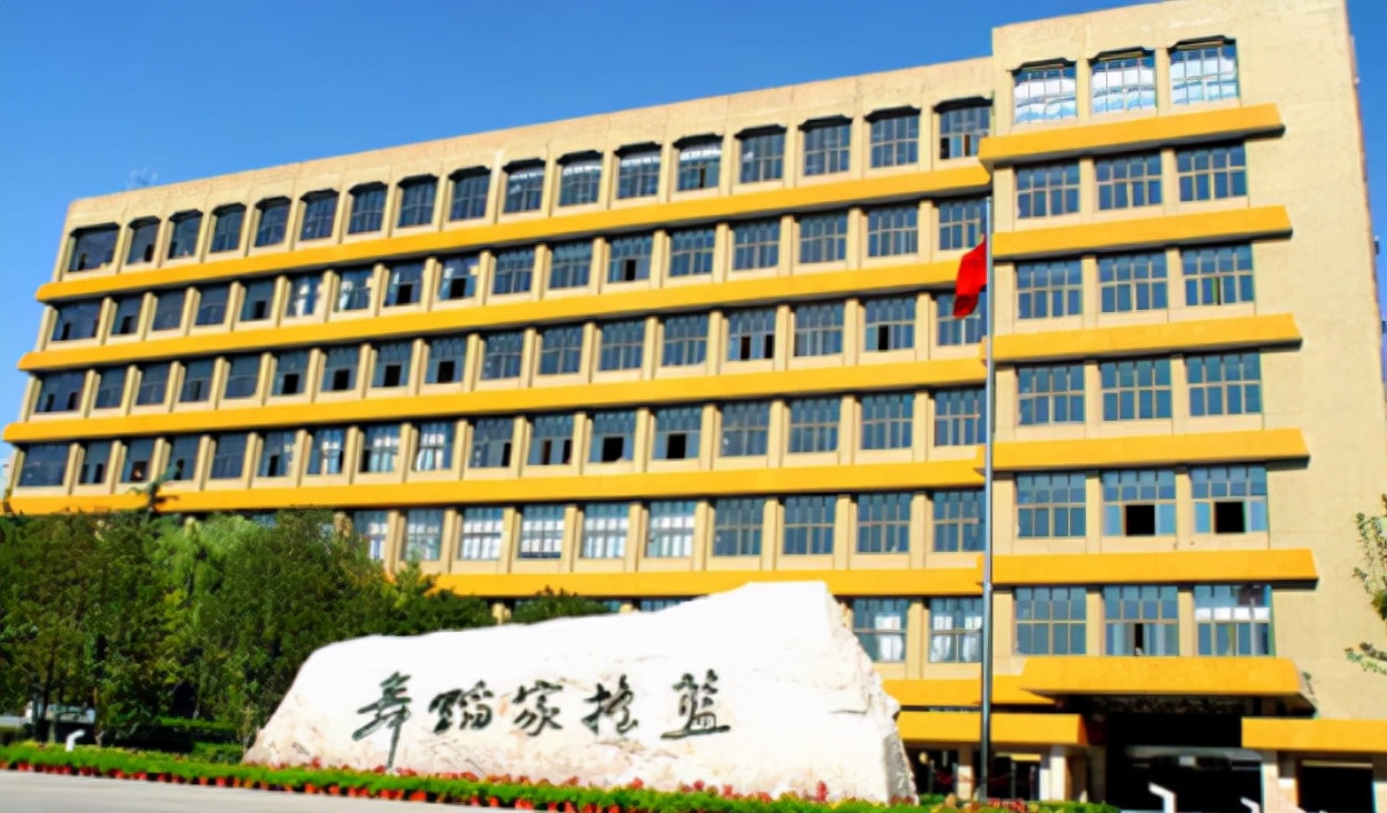 北舞一男学生，因自曝在冬奥志愿者中的特殊身份，被质疑蹭热度？