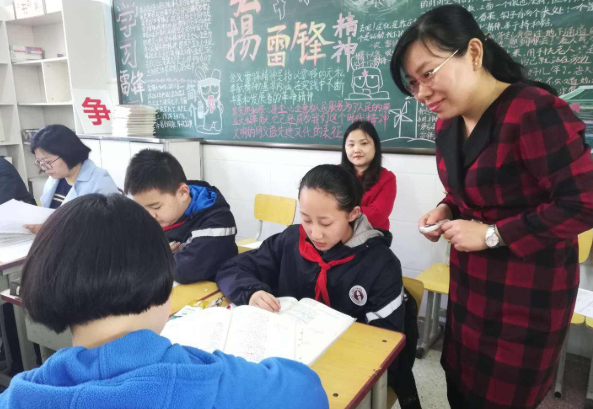 2022教师工资有调整，拟将实行“绩效新方案”，收入差或许更大了