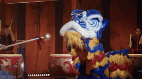 小年夜晚会惊艳时刻：王冰冰好甜，朱广权说唱稳，赵文卓帅到起飞