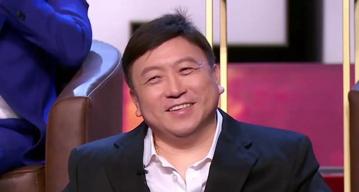 2010年王天林去世,谢贤黄日华为其扶灵,儿子王晶被称烂片之王