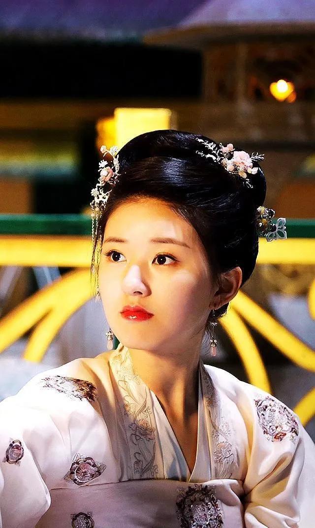 赵露思和袁冰妍的古装造型，谁更美