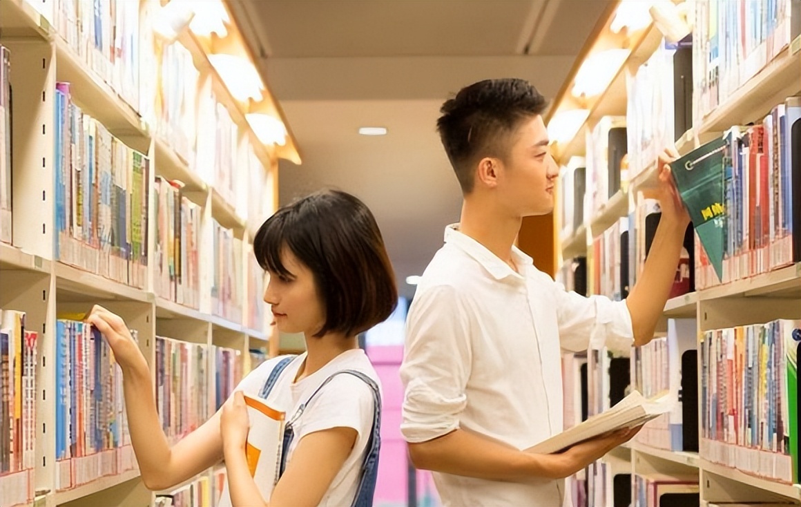 湖南河南等地，多所高校宣布取消五一小长假，在校大学生哭笑不得