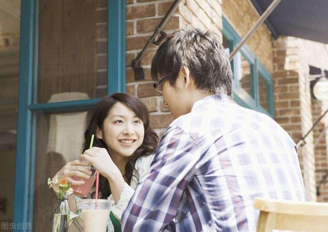 高校男生失恋宿舍崩溃，同学：不要当舔狗啦，本人：我就当舔狗