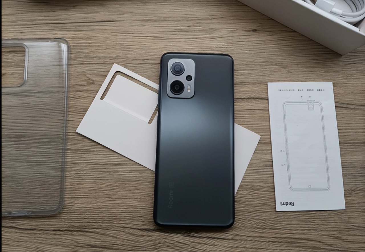 小米再度给力：天玑 8100+LPDDR5+高配LCD屏，这才是千元机天花板